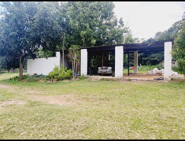 3 BEDROOM EQUESTRIAN PROPERTY FOR SALE IN BLUE HILLS